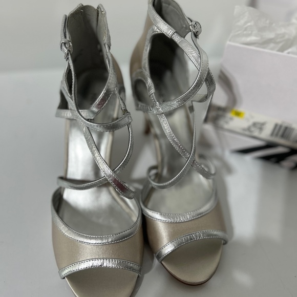 Nine West strappy heels - Picture 4 of 4